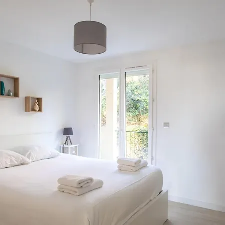 Furnished Sunny Terrace With Sea View Classified 4 Stars Cagnes-sur-Mer